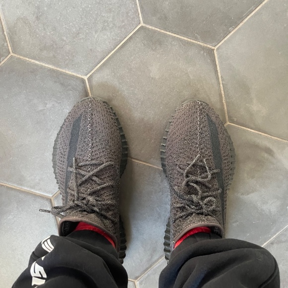 Athletic_Shoes